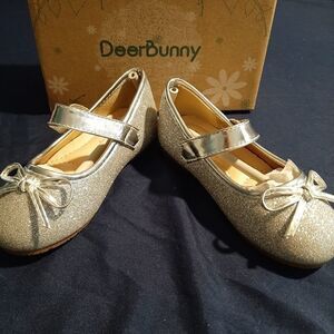 DeerBunny Girls Size 7 Silver Glitter Mary Jane Shoes